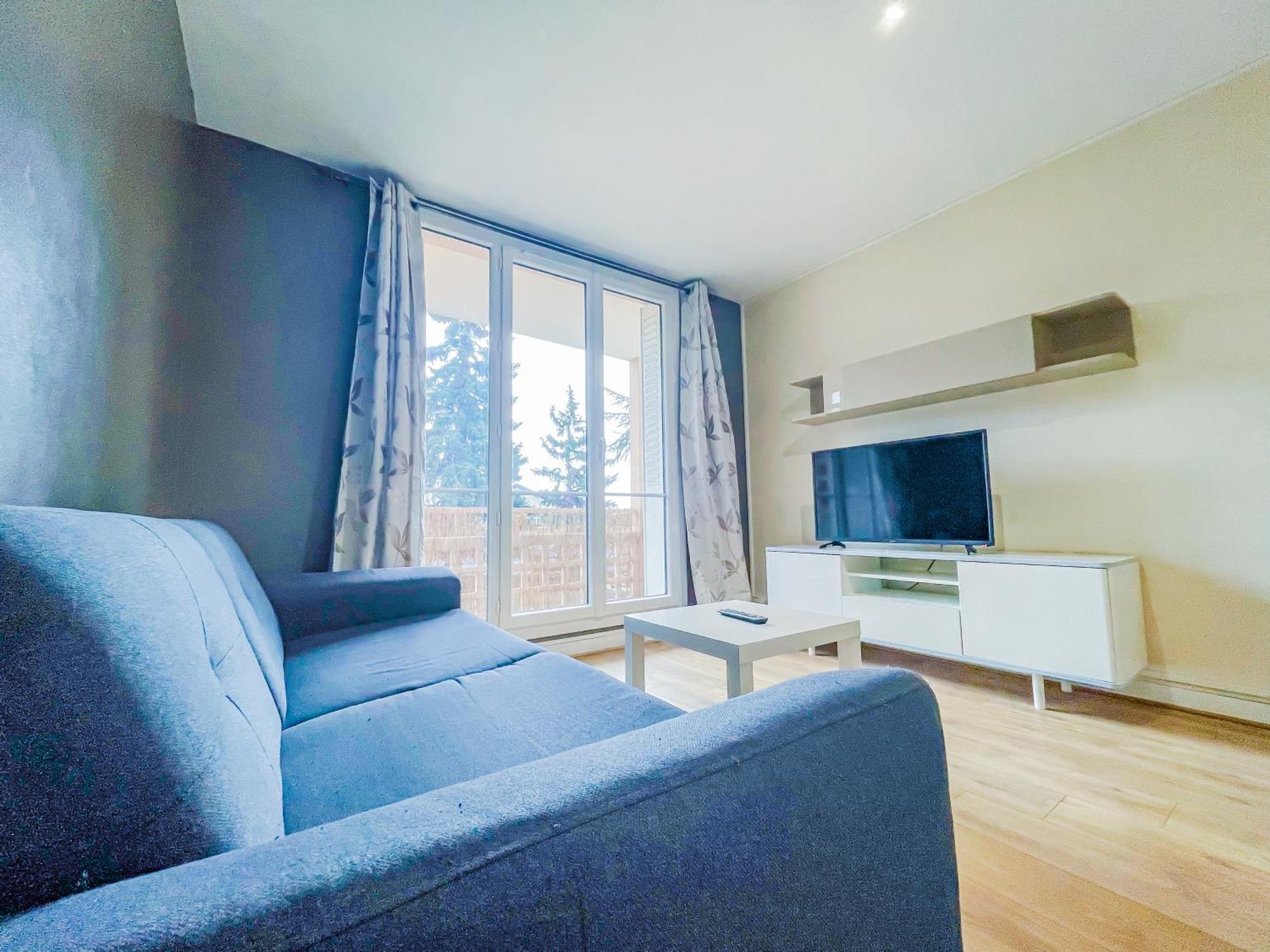 Apartment Proche Du Puy De Dome Avec Parking Prive