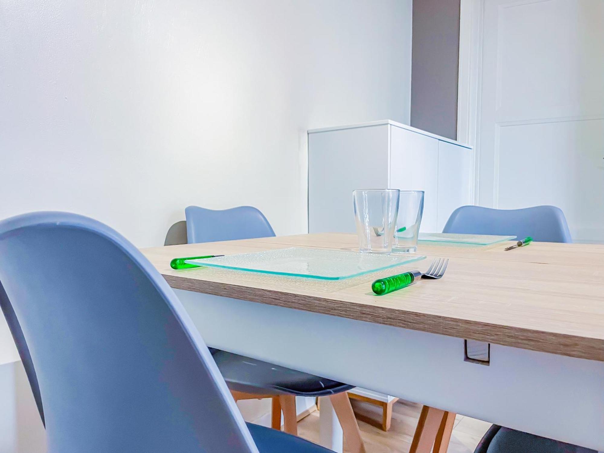 Proche Du Puy De Dome Avec Parking Prive