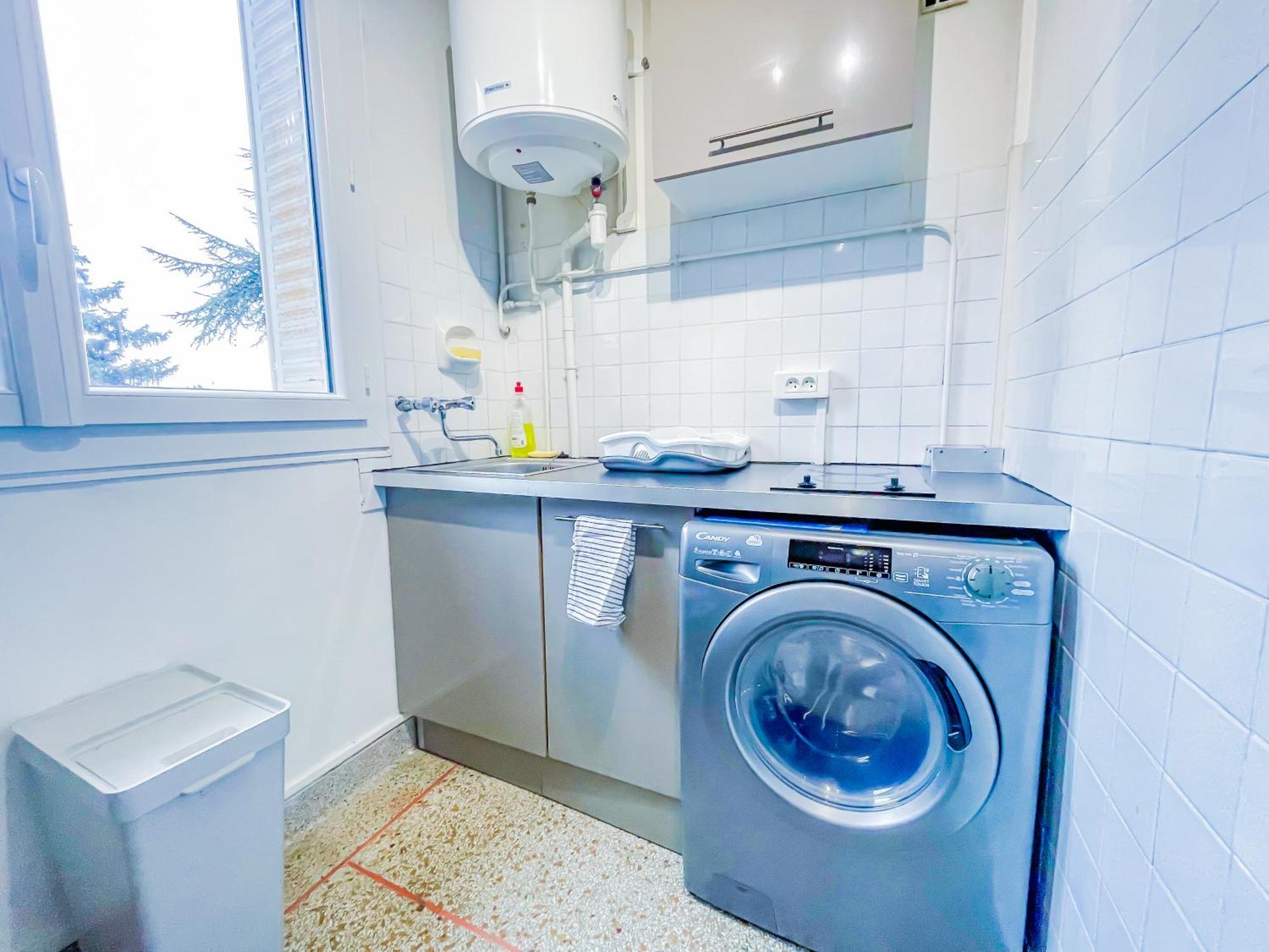 Proche Du Puy De Dome Avec Parking Prive