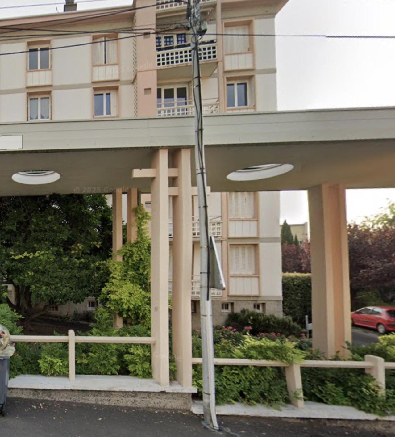 Proche Du Puy De Dome Avec Parking Prive Clermont-Ferrand